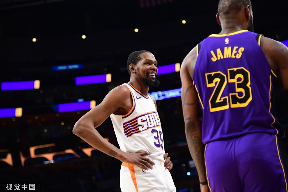 泽林斯基：机会比较少的球员必须证明他们时刻做好了准备.