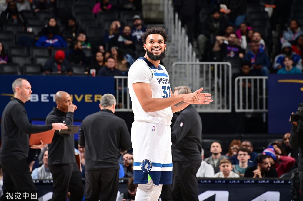 松的背景下 松的背景下